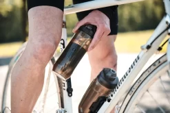 Fidlock TWIST Bottle 590 + Bike Base Set - Transparent Schwarz -Neueste Fahrradladen 09636 TBL fidlock twist bottle590 outdoor 010 scaled