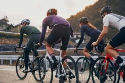 Cannondale SuperSix EVO Carbon Disc 105 Black Pearl -Neueste Fahrradladen SuperSix EVO In The Wild 6